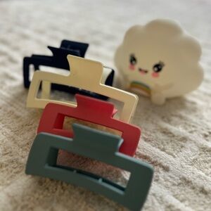 Set of Four Hair Claw Clips in Assorted Colors